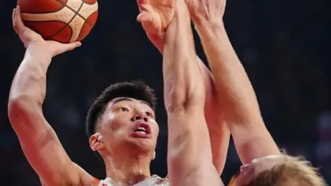 “2025赛季球员赛：丁俊晖领衔五将竞逐，张安荣获亚军盛誉”